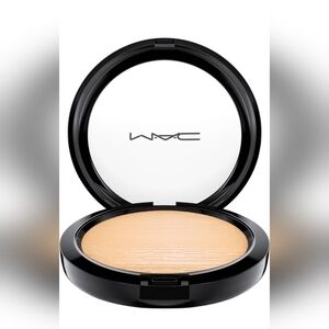 NEW IN BOX MAC Extra Dimmension Highlighter  Whisper of Gilt